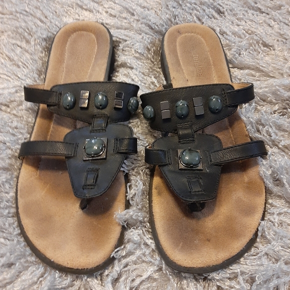 Naturalizer beaded sandals. Used . Size 8 - Picture 3 of 8
